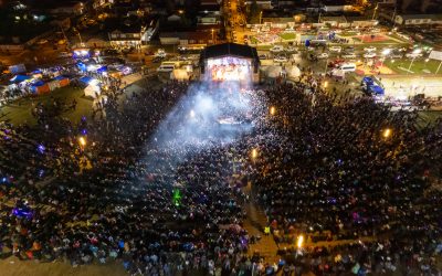 UNA MASIVA FIESTA CIUDADANA VIVIÓ NATALES AL SON DE LA MÚSICA POPULAR