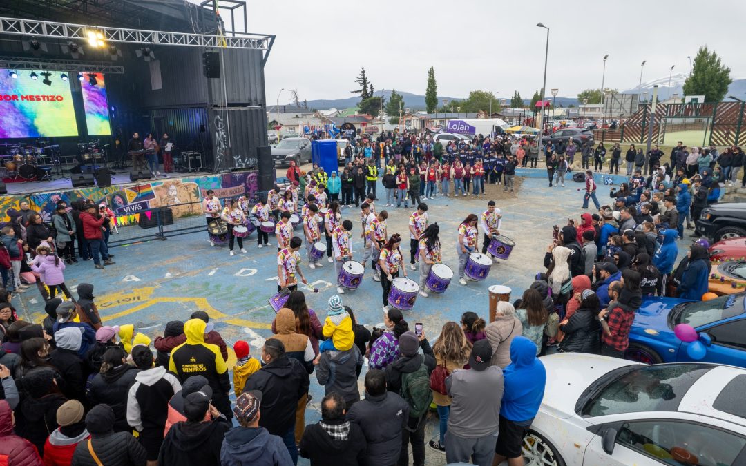 Comparsas, batucadas y carros alegóricos fueron los protagonistas en 2° versión del Carnaval de Primavera en Natales 
