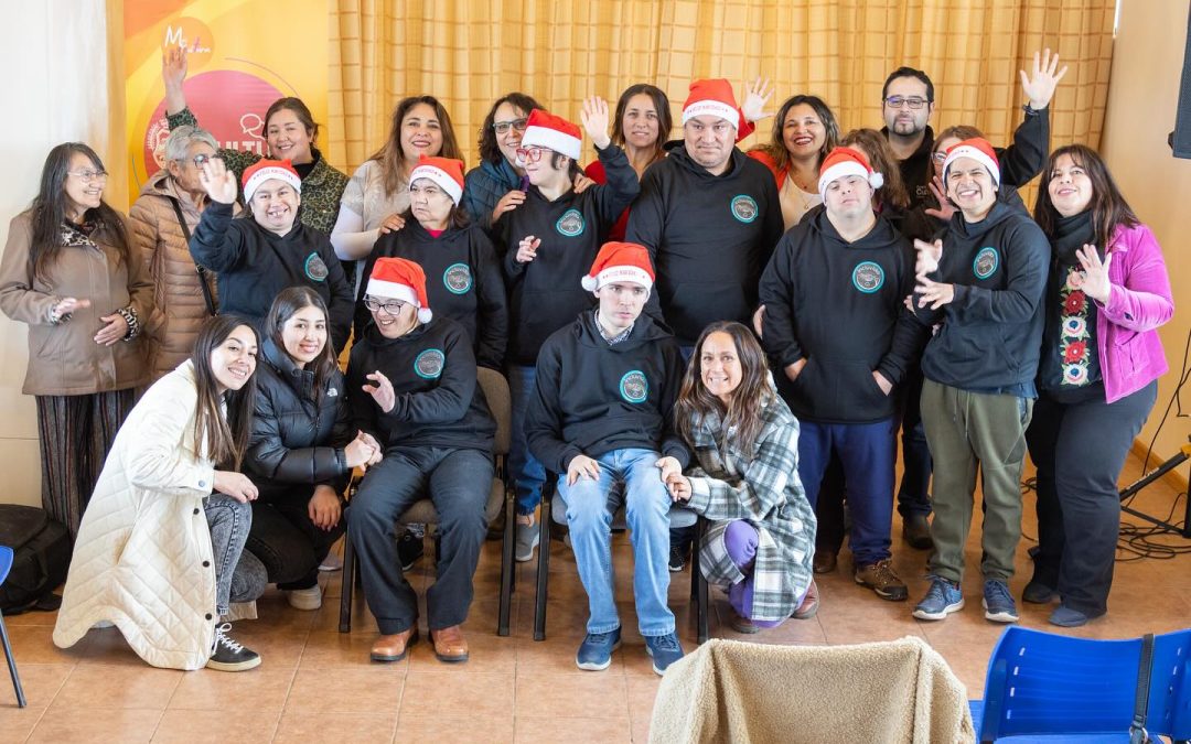Agrupación natalina “Incluvida” presentó villancicos como parte del taller ejecutado por la Corporación Municipal de Cultura