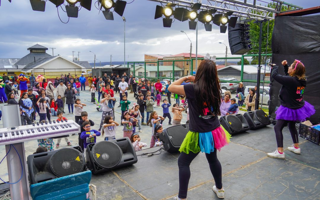 Más de 500 personas disfrutaron de actividad “Los Vecinos Disfrutan Junto al Arte” en Puerto Natales