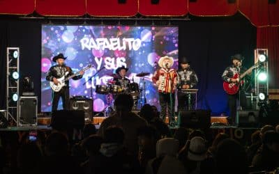 DESDE CANTANTES PRINCIPIANTES A AVANZADOS CAUTIVARON AL PÚBLICO EN FESTIVAL “YO CANTO POR MI BARRIO”
