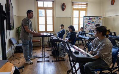 Corporación de Cultura de Puerto Natales inicia Taller de Piano para adolescentes
